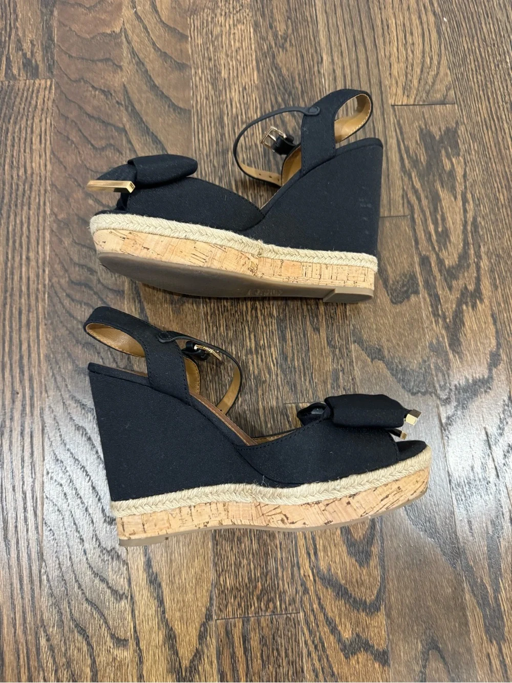 Tory Burch Penny Faille Bow Wedge Size 6.5